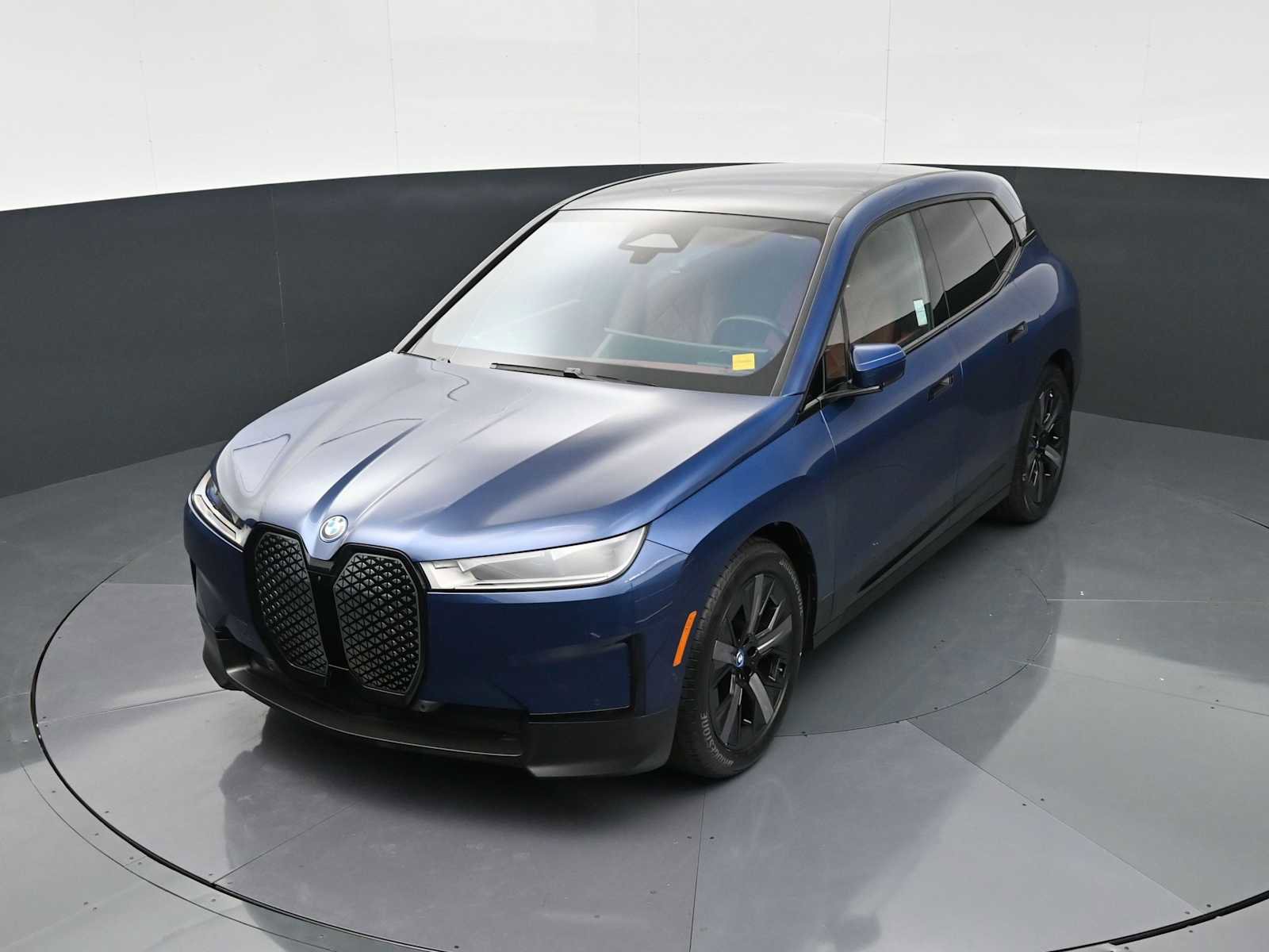 Certified 2023 BMW iX xDrive50 w/ Premium Package AWD/4WD image 17
