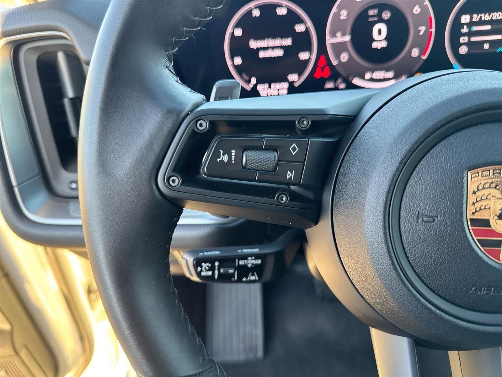 Used 2024 Porsche Cayenne Coupe image 28