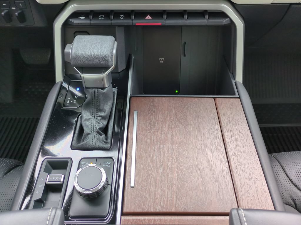 Used 2025 Toyota Sequoia Capstone AWD/4WD image 23