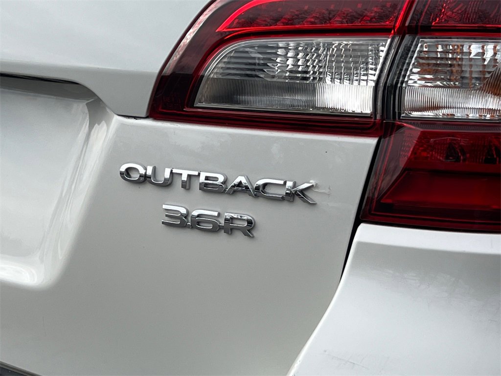 Used 2015 Subaru Outback 3.6R Limited image 5