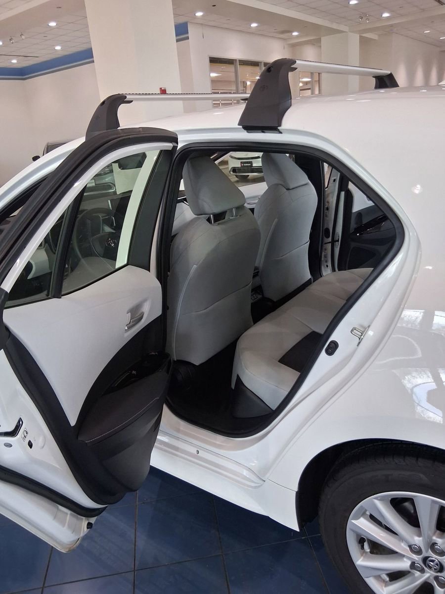 Used 2025 Toyota Corolla SE w/ SE Package image 9