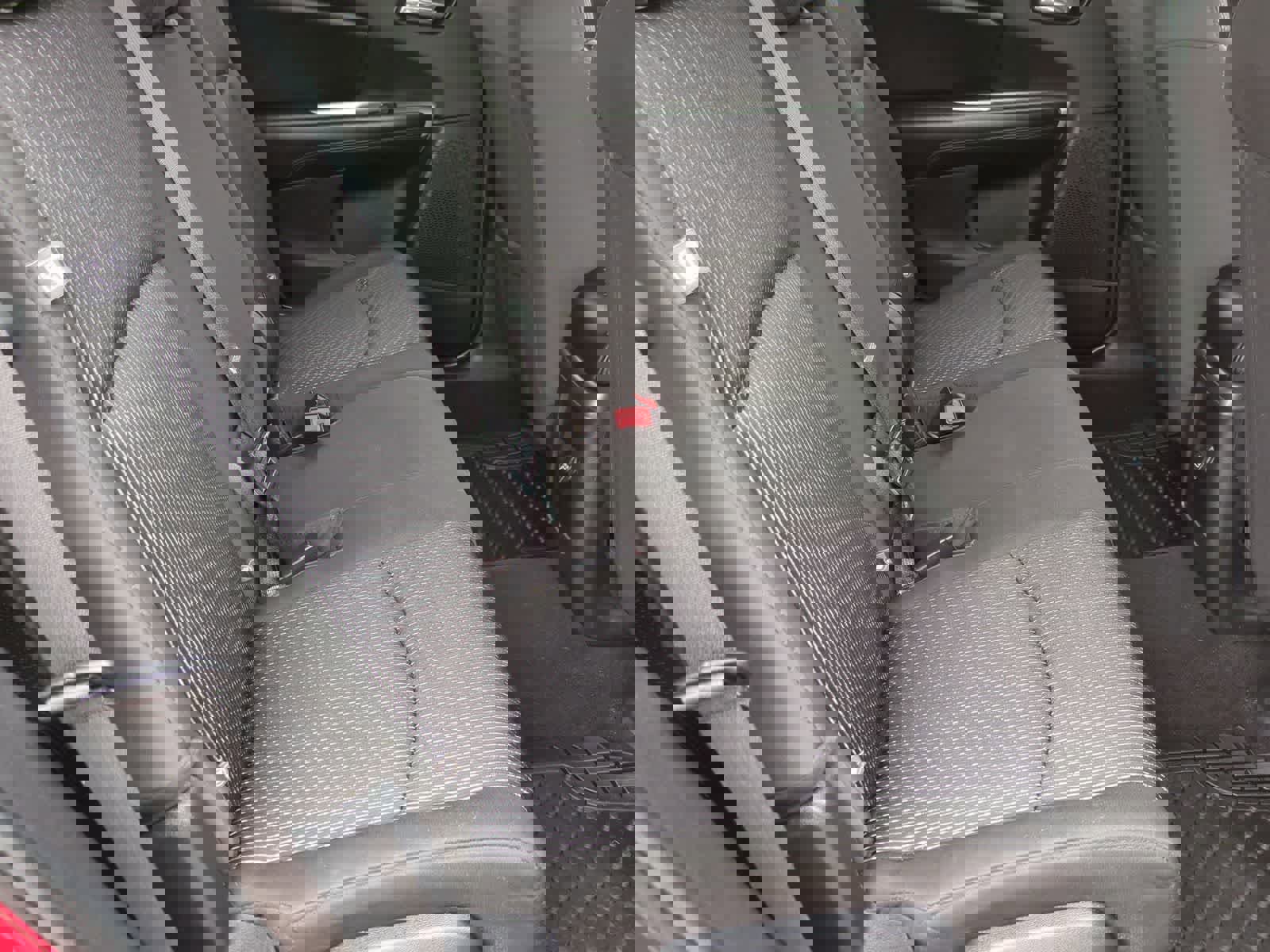 Used 2016 Dodge Journey SE w/ Flexible Seating Group image 19