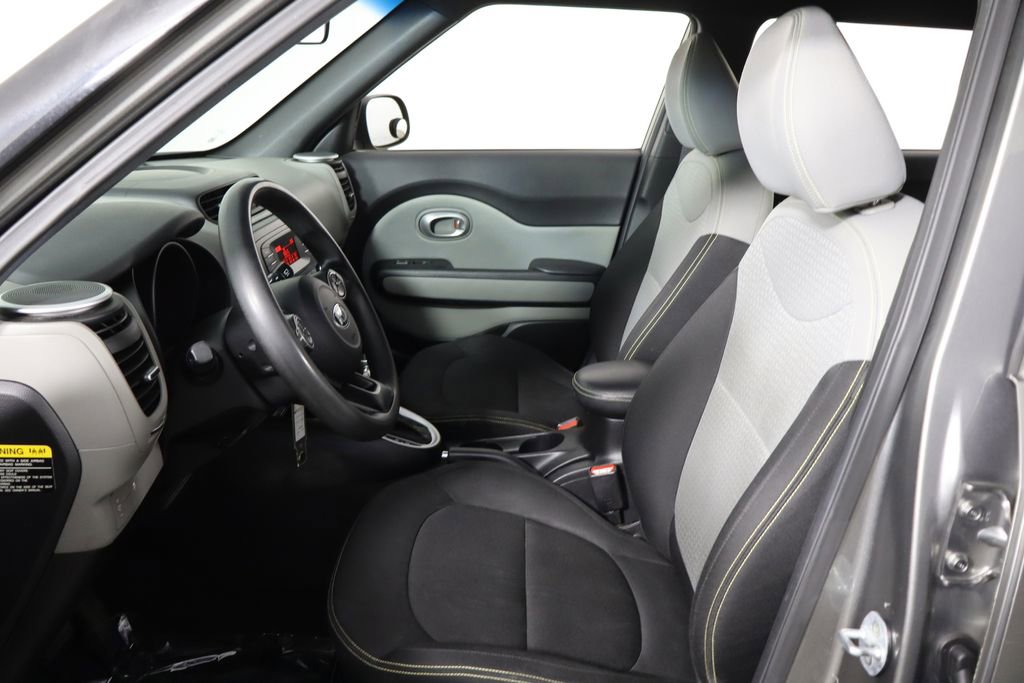 Used 2015 Kia Soul + image 14