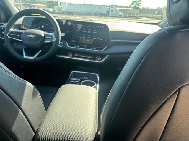 New 2026 Chevrolet Equinox LT w/ Convenience Package II image 17