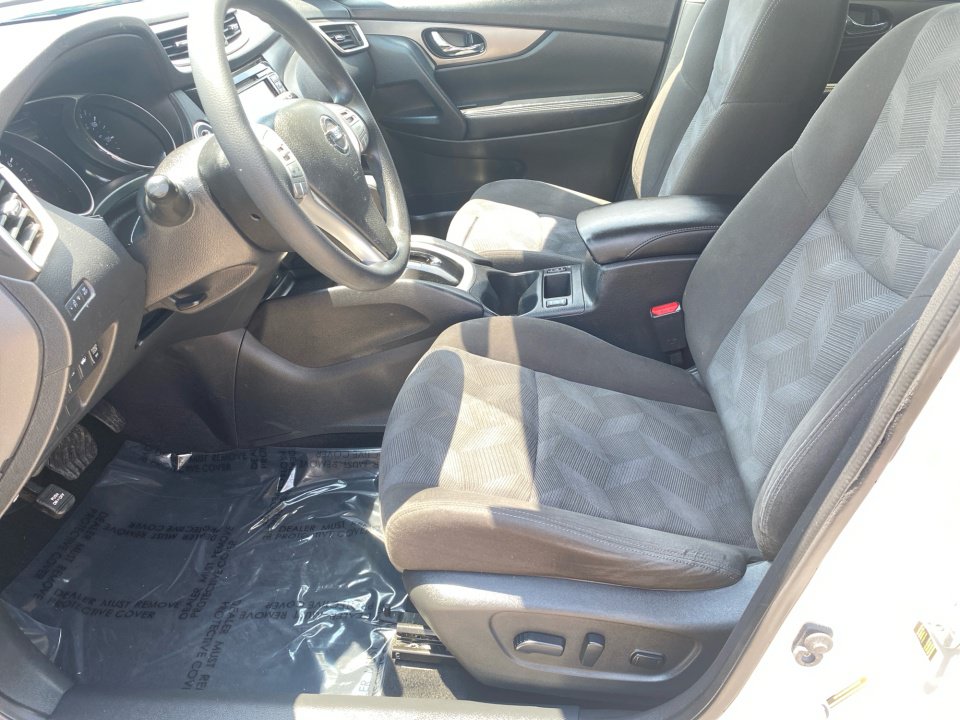 Used 2016 Nissan Rogue SV w/ SV Premium Package FWD image 32