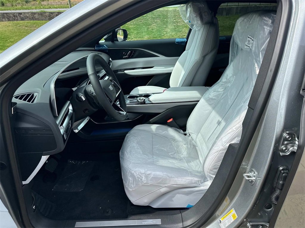 New 2025 Cadillac Lyriq Luxury image 8