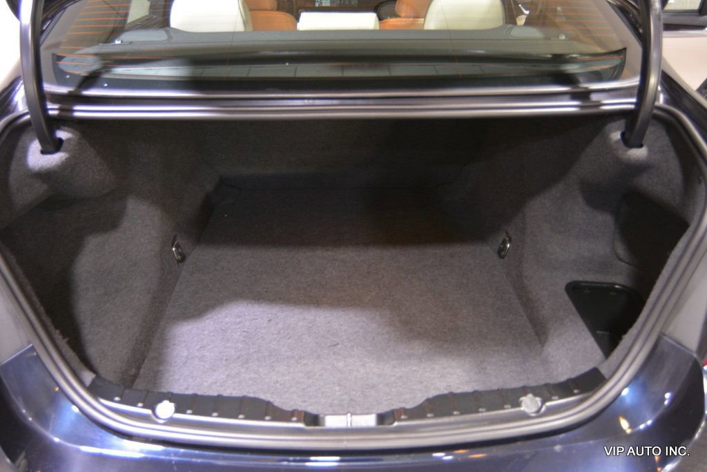 Used 2011 BMW 550i Sedan image 10