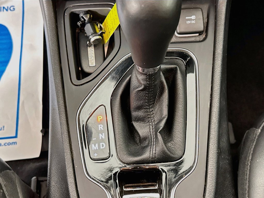 Used 2020 Jeep Cherokee Latitude Plus FWD image 20