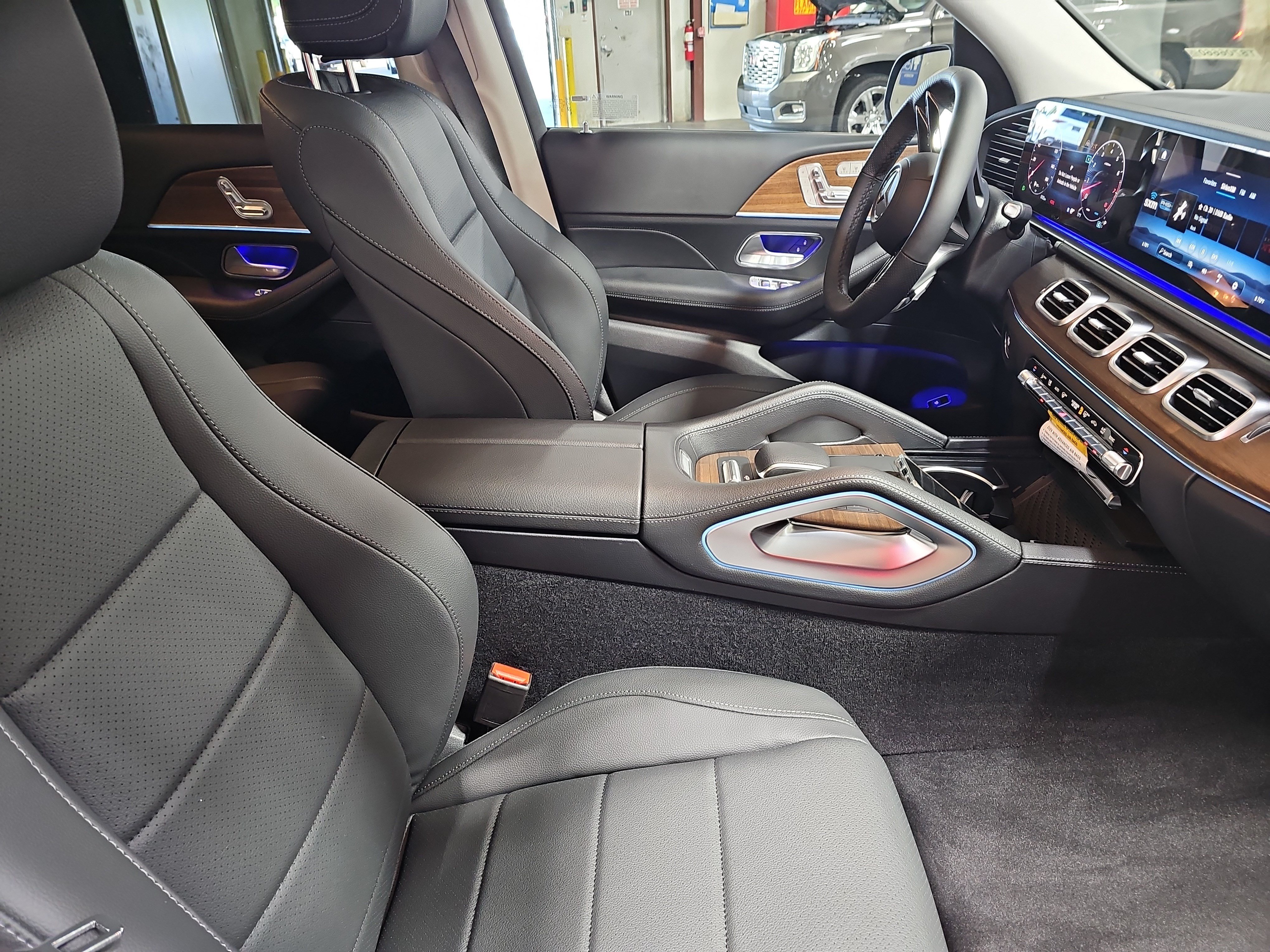 New 2026 Mercedes-Benz GLS 450 4MATIC image 10