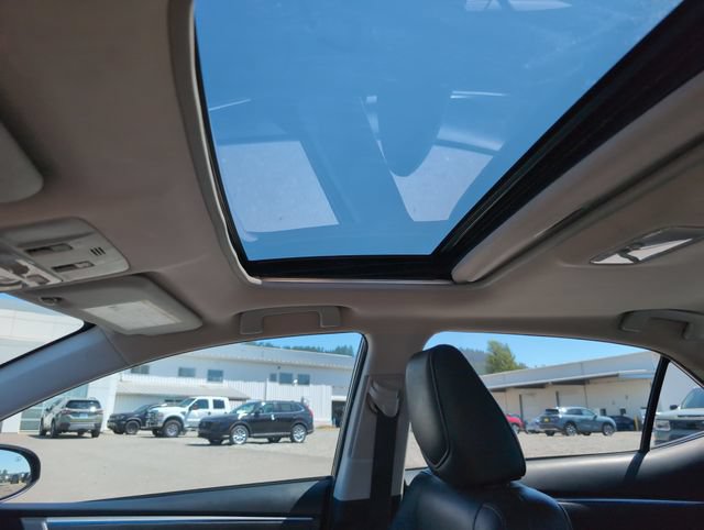 Used 2015 Toyota Corolla S FWD image 29