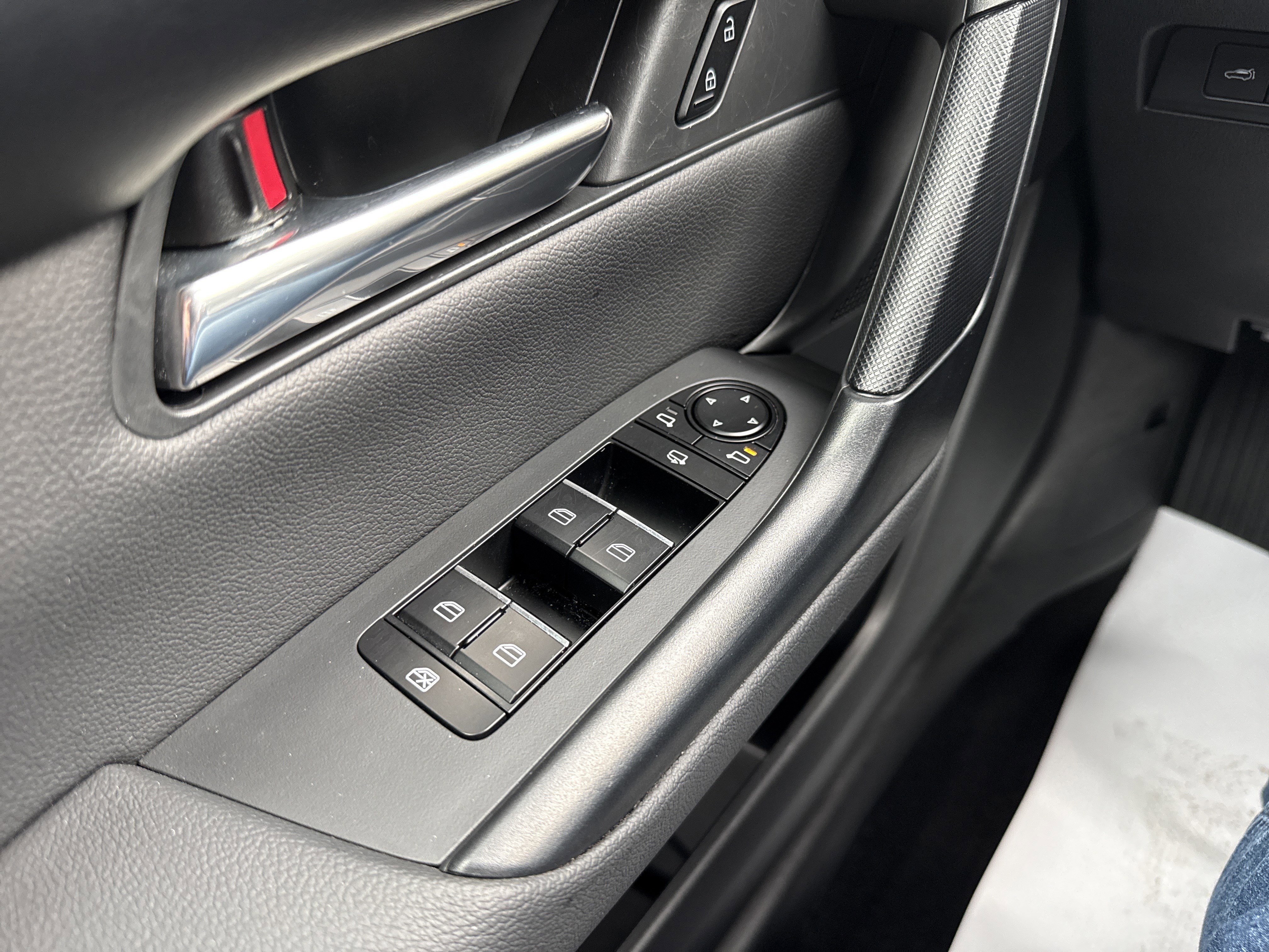 Certified 2025 MAZDA CX-50 2.5 Hybrid w/ Premium Plus Pkg image 16