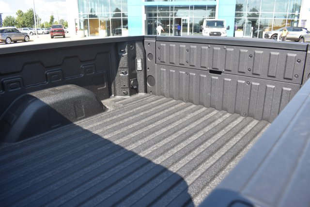 New 2026 Chevrolet Silverado 1500 Custom w/ LPO, Dark Essentials Package AWD/4WD image 14