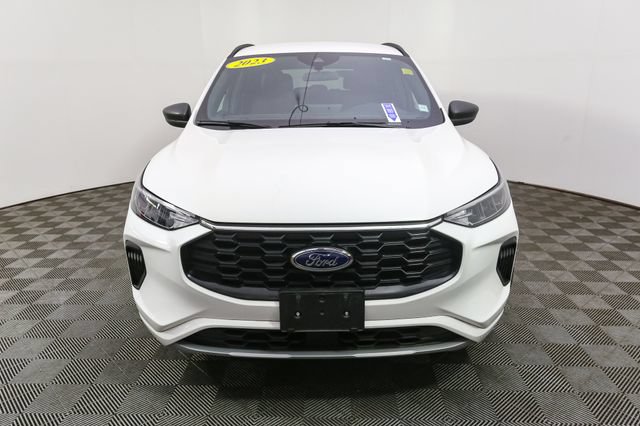 Used 2023 Ford Escape ST-Line w/ Tech Pack #1 FWD image 4