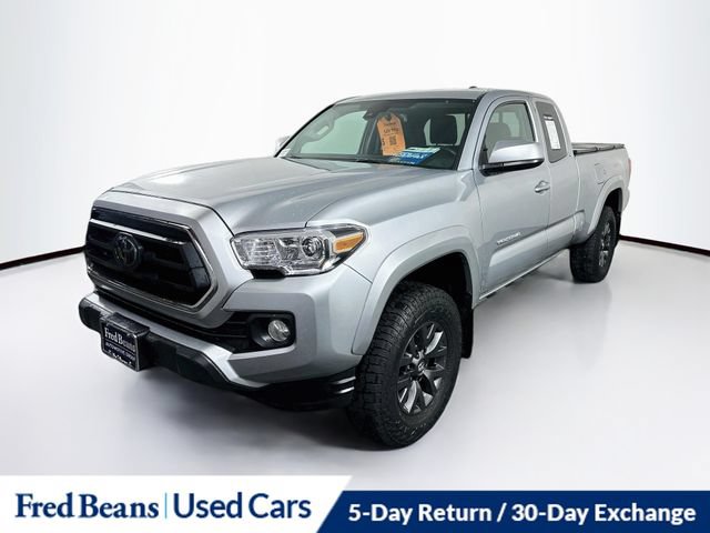 Used 2022 Toyota Tacoma SR5 AWD/4WD image 3