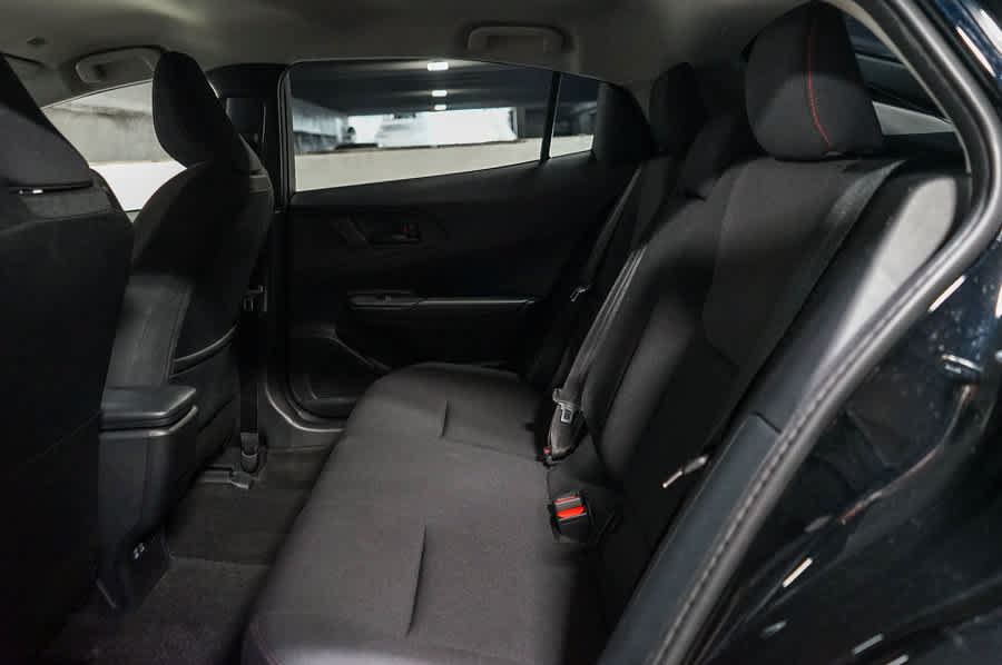 Used 2026 Toyota Prius Plug-In Hybrid FWD image 19