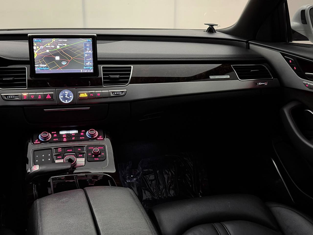 Used 2013 Audi A8 4.0T w/ Convenience Pkg AWD/4WD image 30