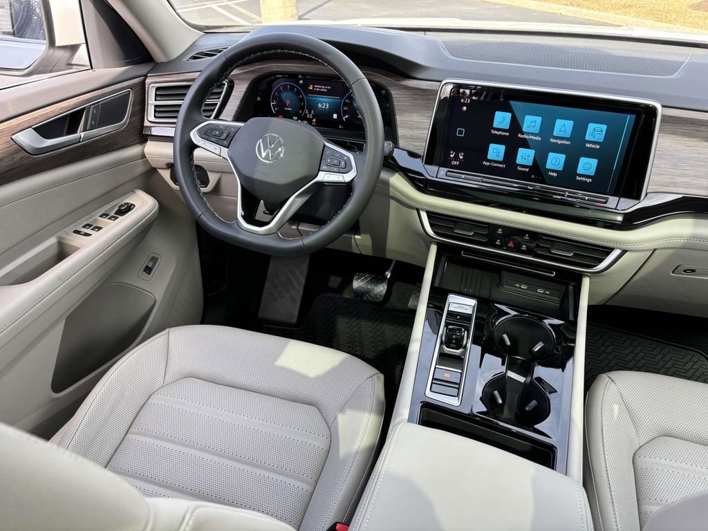 New 2025 Volkswagen Atlas SEL image 31