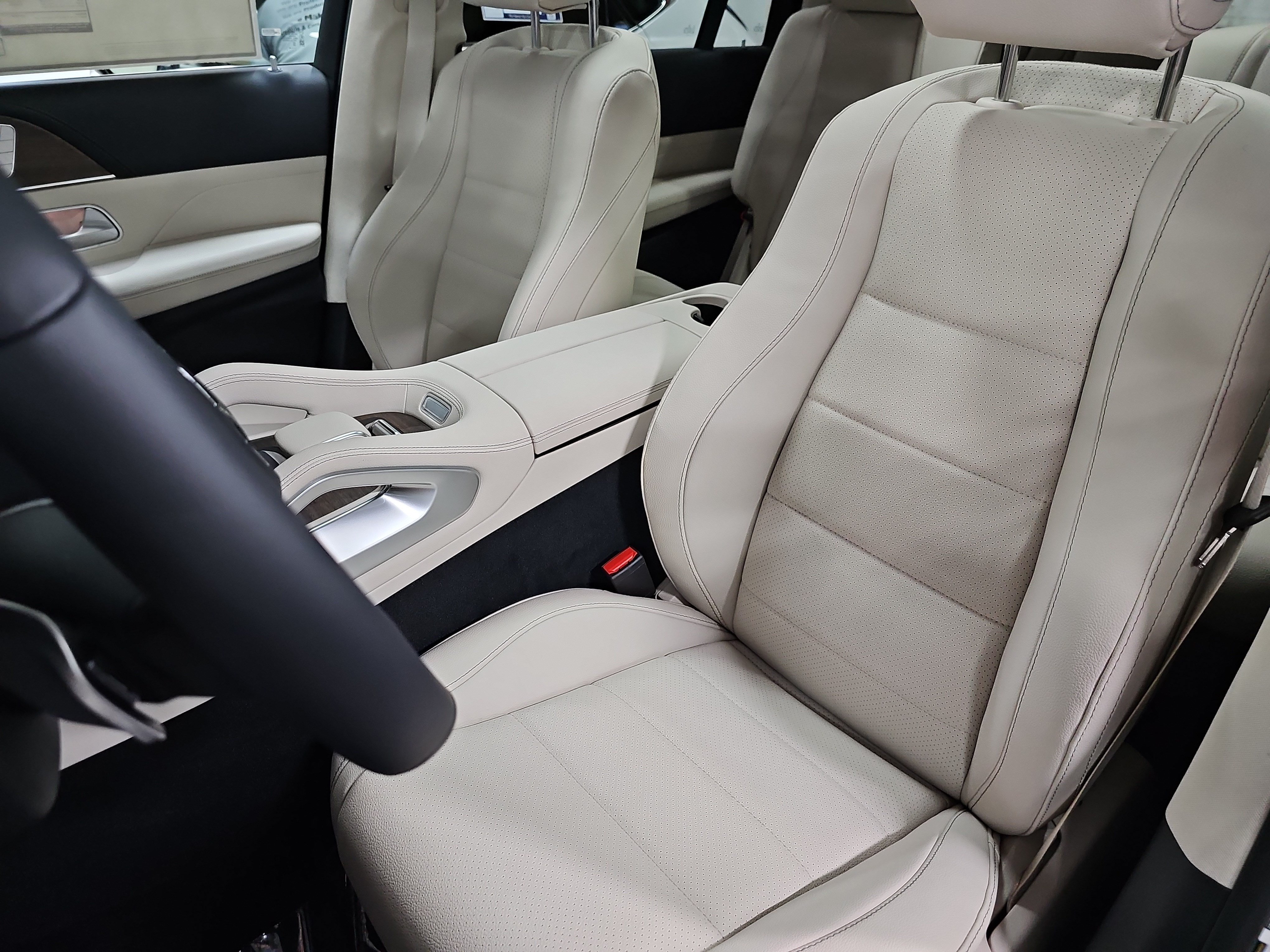 New 2026 Mercedes-Benz GLS 450 4MATIC image 17