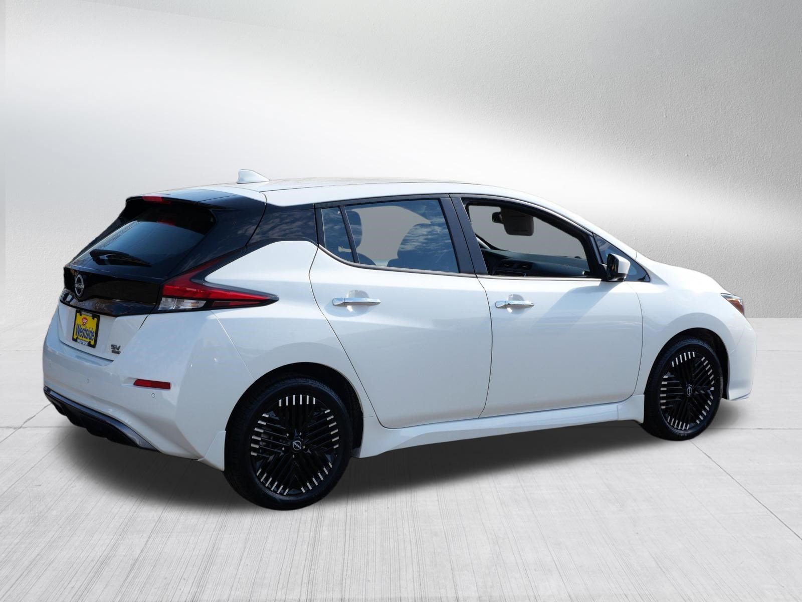 Used 2025 Nissan Leaf SV Plus FWD image 7