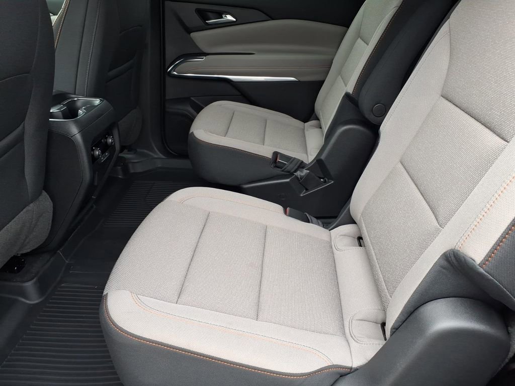 New 2026 Chevrolet Traverse LT w/ Driver Confidence Package AWD/4WD image 14