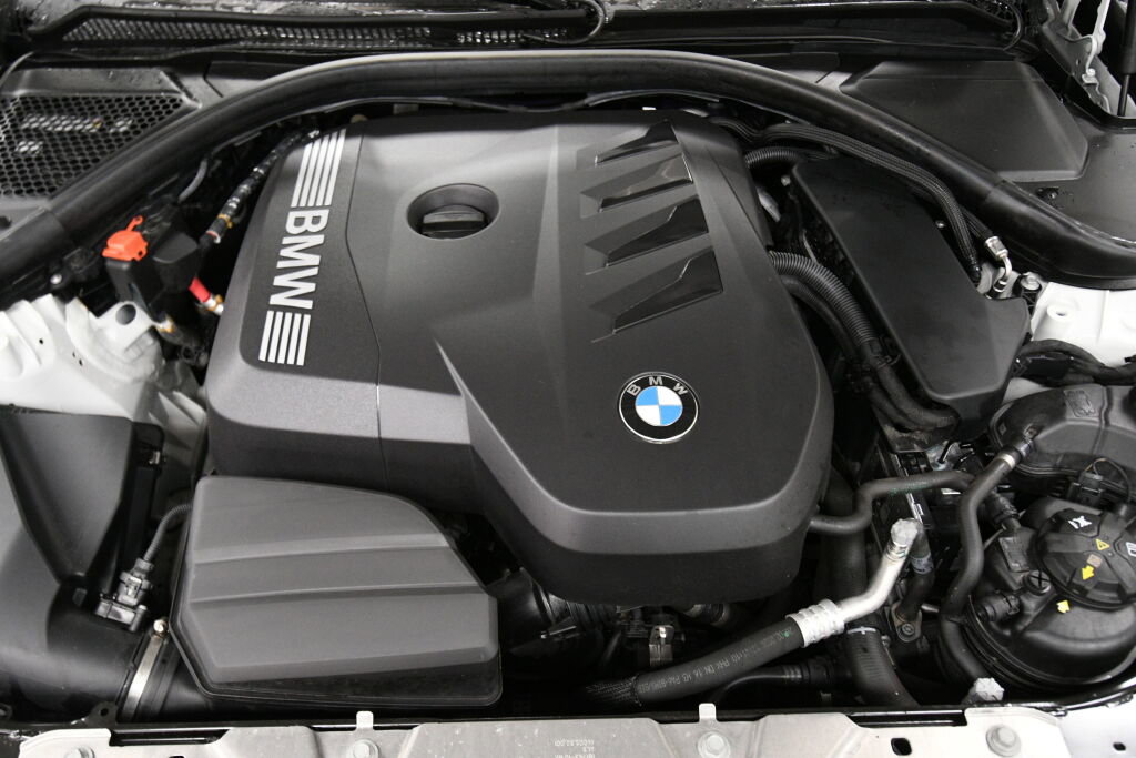 Used 2025 BMW 330i xDrive Sedan w/ Premium Package image 37