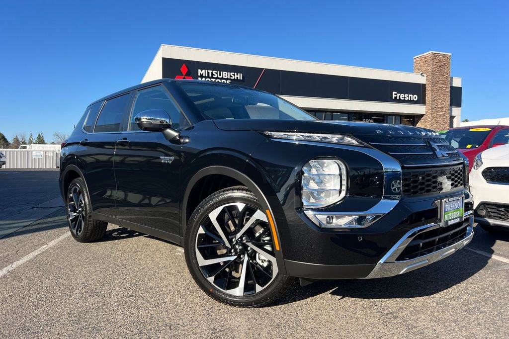 New 2025 Mitsubishi Outlander SE image 2