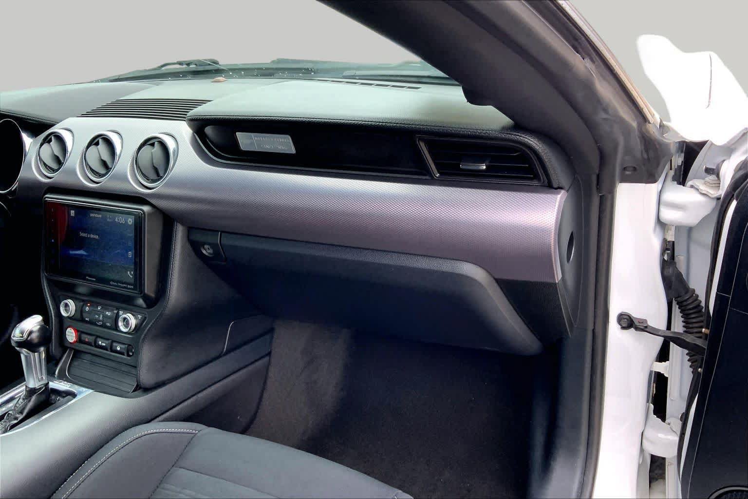 Used 2015 Ford Mustang Coupe RWD image 15