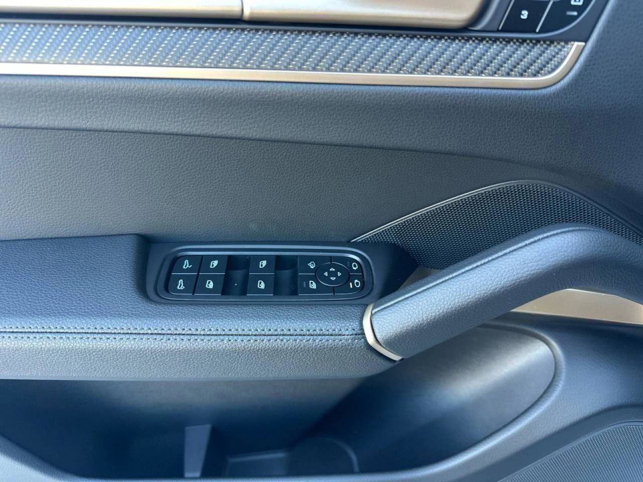 New 2025 Porsche Cayenne S image 90