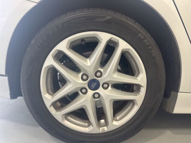 Used 2015 Ford Fusion SE image 6