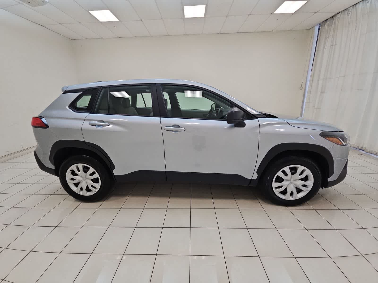 Used 2024 Toyota Corolla Cross L FWD image 23