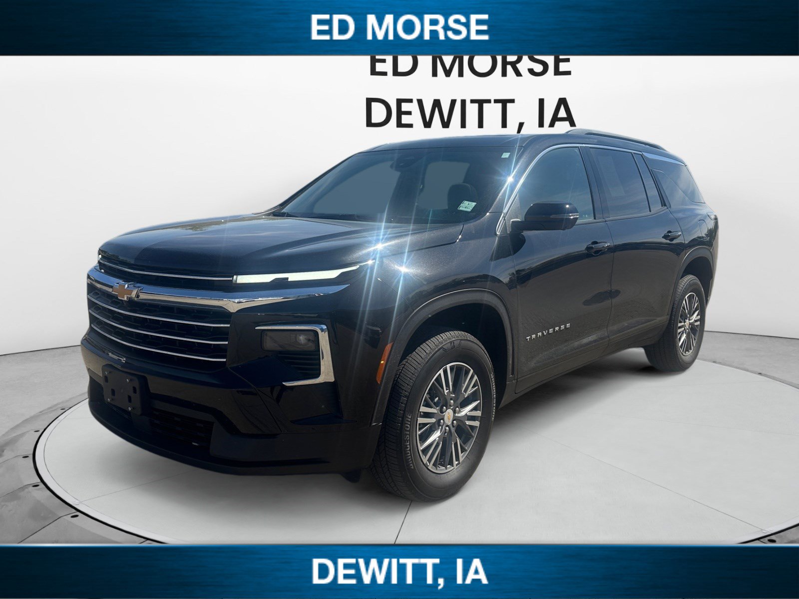 Used 2024 Chevrolet Traverse LT FWD image 1