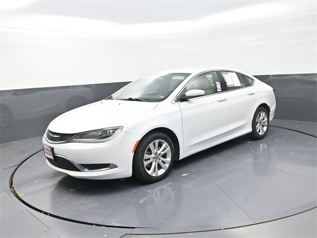 Used 2016 Chrysler 200 Limited image 3