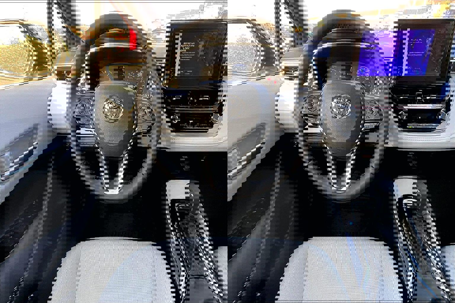 Used 2026 Toyota Corolla SE image 5