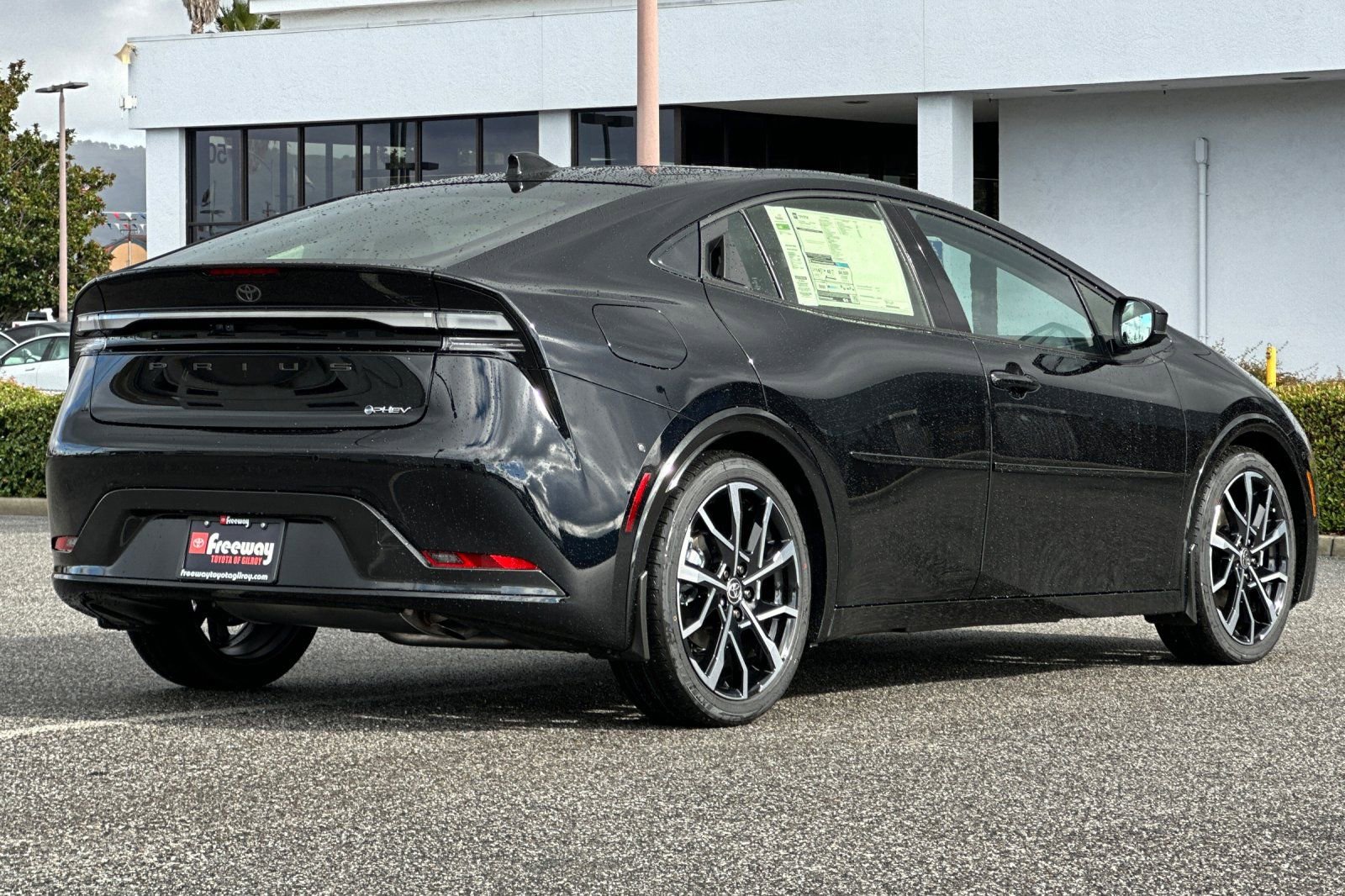 New 2026 Toyota Prius Plug-In Hybrid video 4