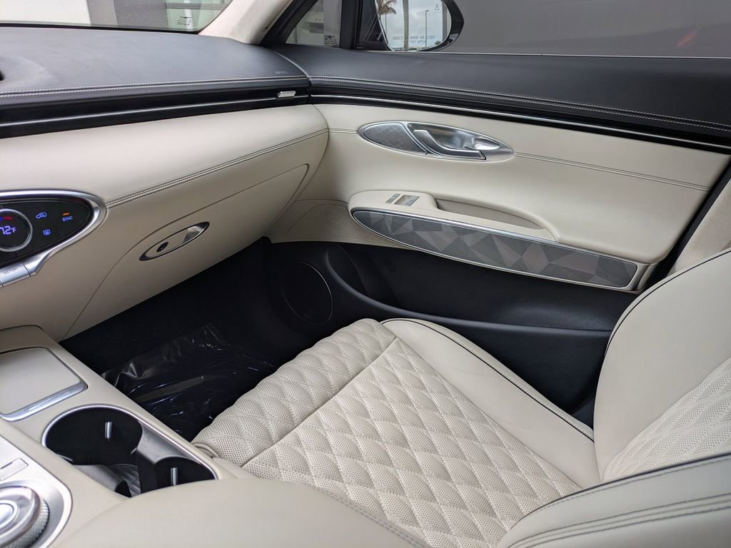 Used 2023 Genesis GV70 3.5T Sport w/ Sport Advanced Package image 19