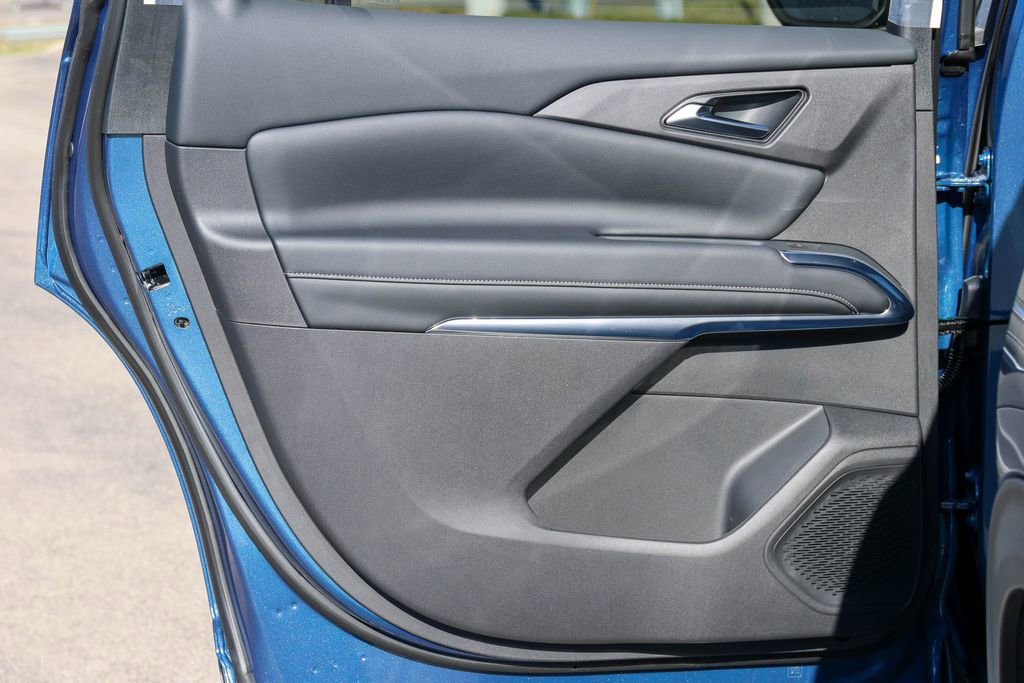 New 2026 Chevrolet Traverse LT w/ Midnight/Sport Edition FWD image 12