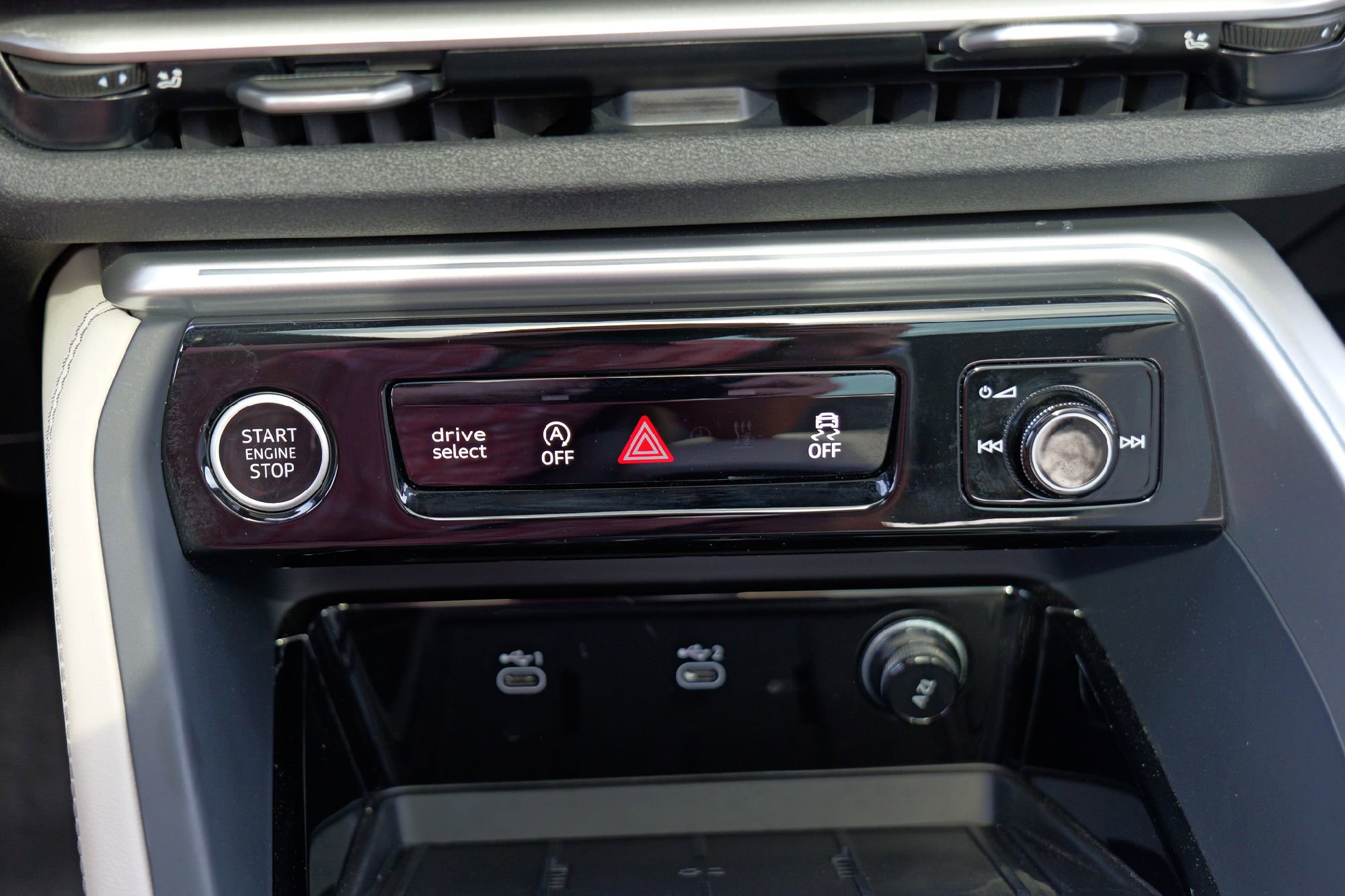 Used 2025 Audi Q5 Premium Plus w/ Premium Plus image 17