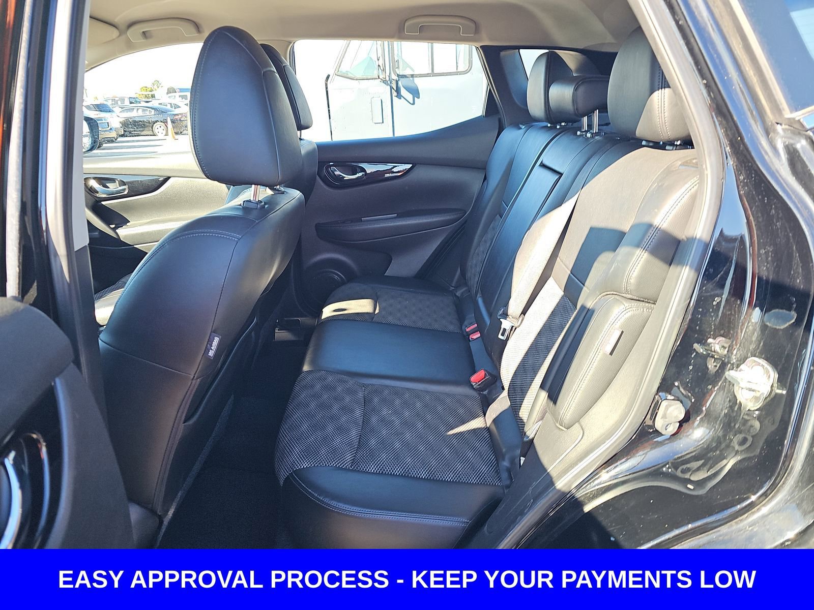 Used 2022 Nissan Rogue Sport SV w/ Technology Package image 12