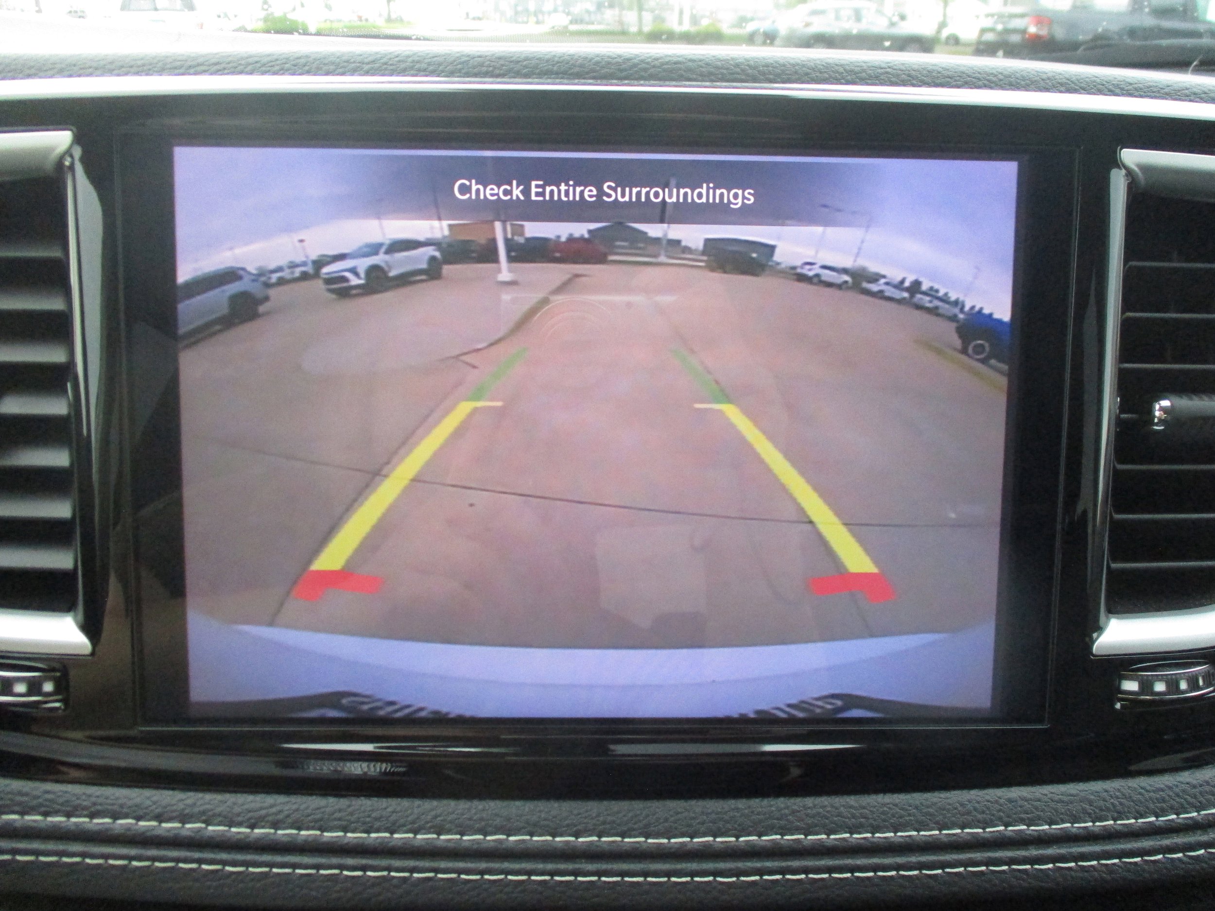 Used 2024 Chrysler Pacifica Touring-L w/ Road Tripper Package FWD image 27
