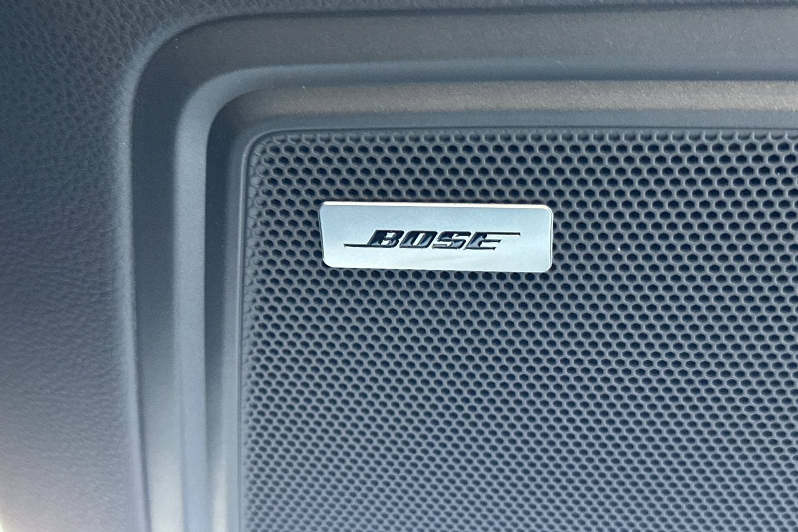 New 2026 Porsche Macan AWD/4WD image 35