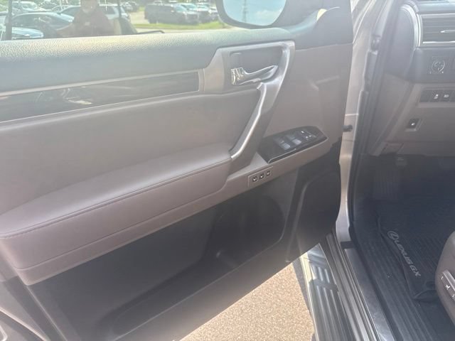 Used 2020 Lexus GX 460 AWD/4WD image 9