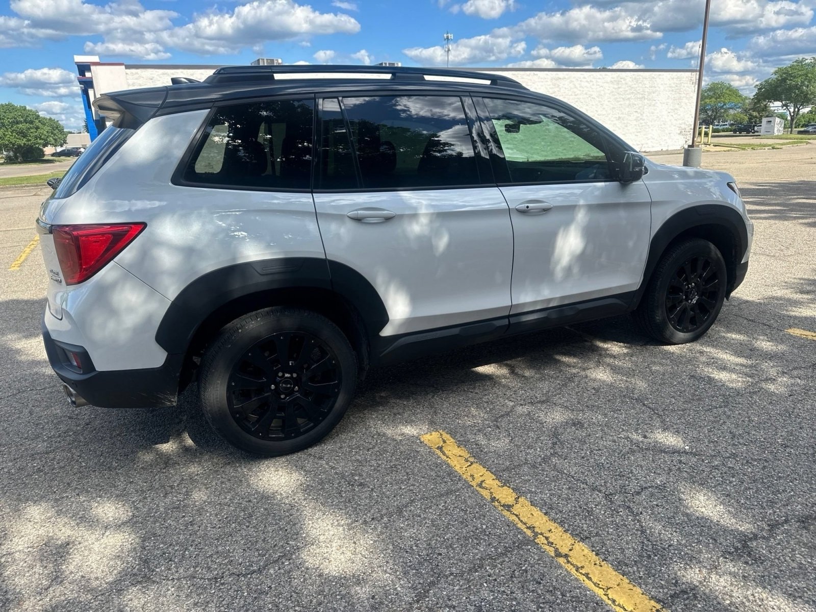 Used 2022 Honda Passport Elite image 16
