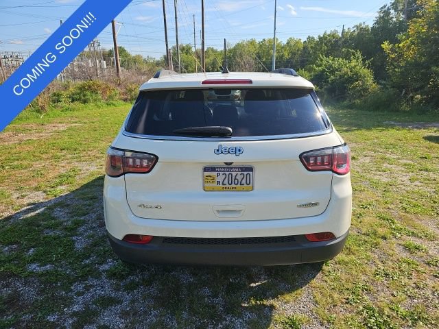 Used 2017 Jeep Compass Latitude w/ Popular Equipment Group AWD/4WD image 4
