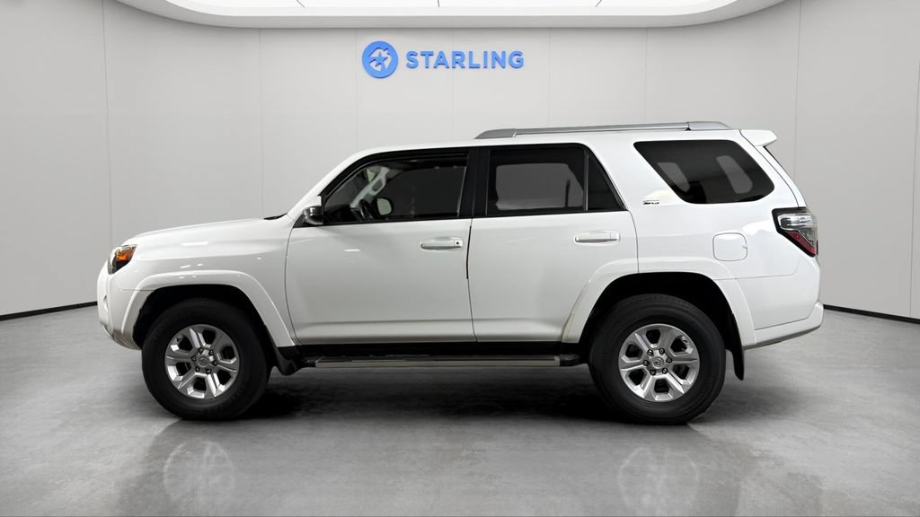 Used 2015 Toyota 4Runner SR5 AWD/4WD image 3