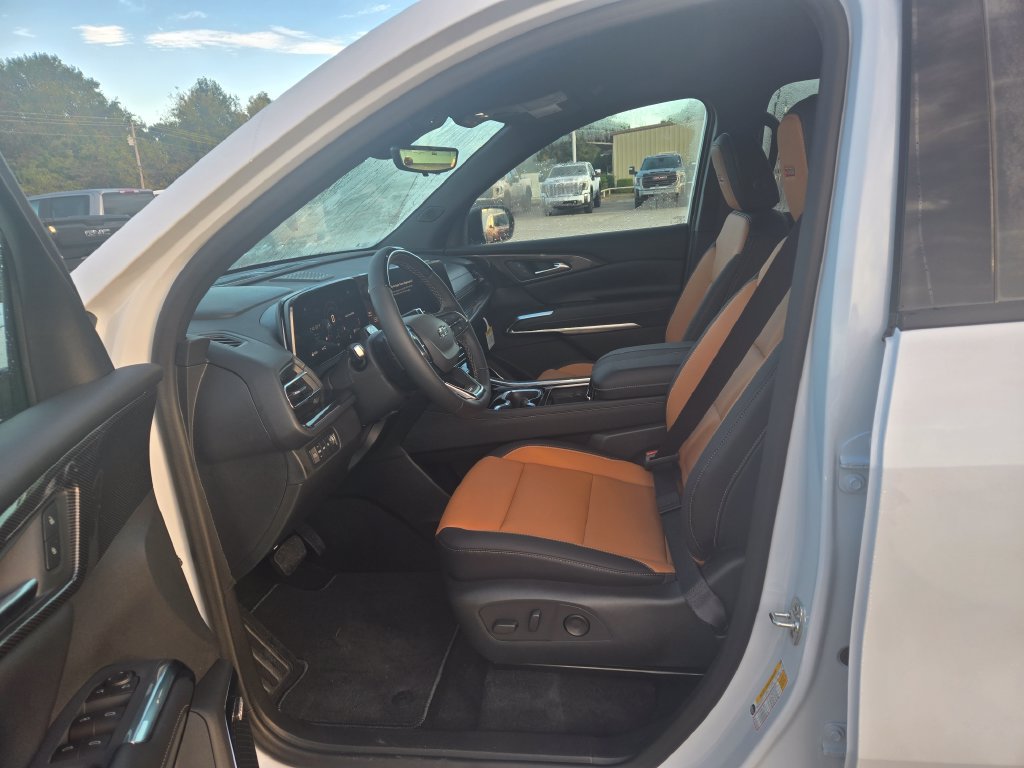 New 2027 Chevrolet Traverse Z71 w/ Enhanced Driving Package AWD/4WD image 7