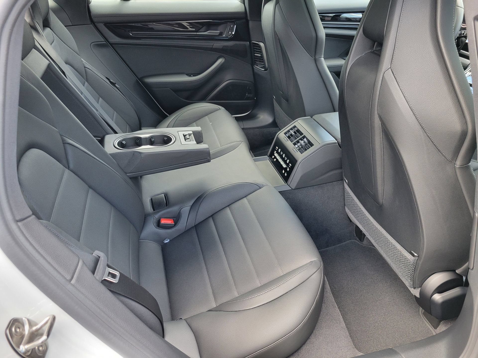 New 2026 Porsche Panamera RWD image 27