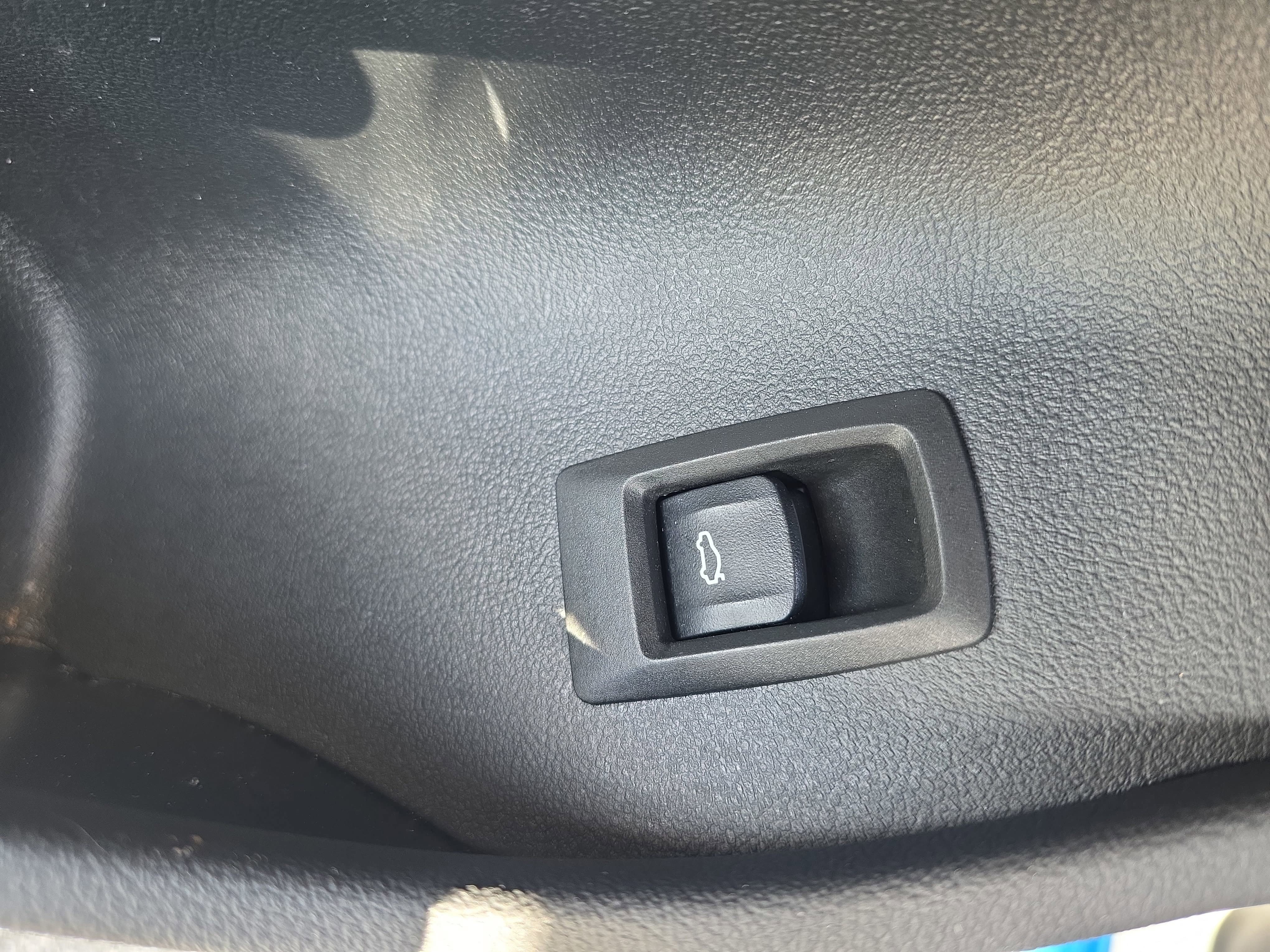 Used 2023 BMW i4 eDrive40 w/ Premium Package image 13