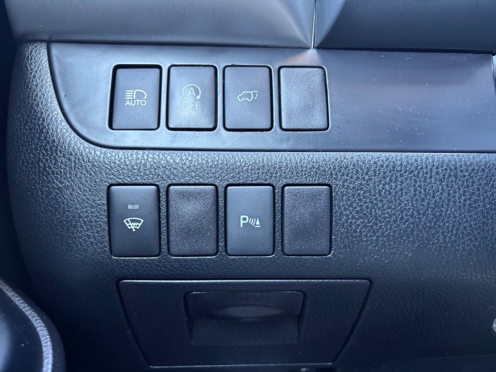 Used 2019 Toyota Highlander Limited FWD image 41