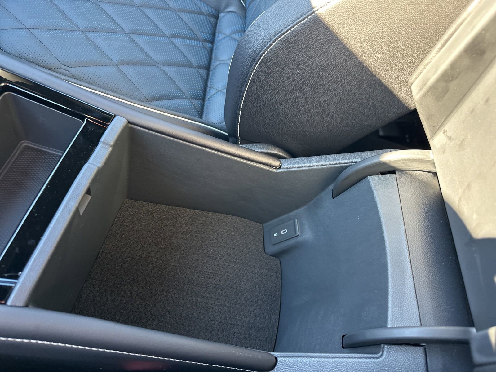 New 2026 Volkswagen Atlas Cross Sport SEL Premium R-Line image 54