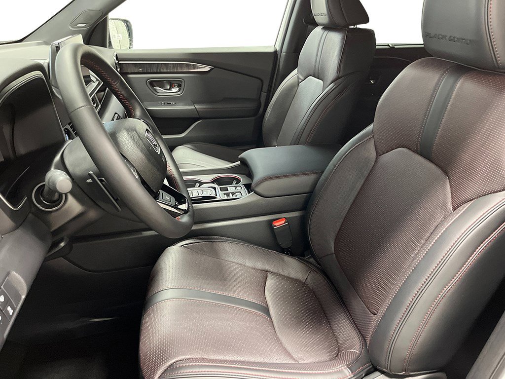 New 2025 Honda Pilot Black Edition image 9